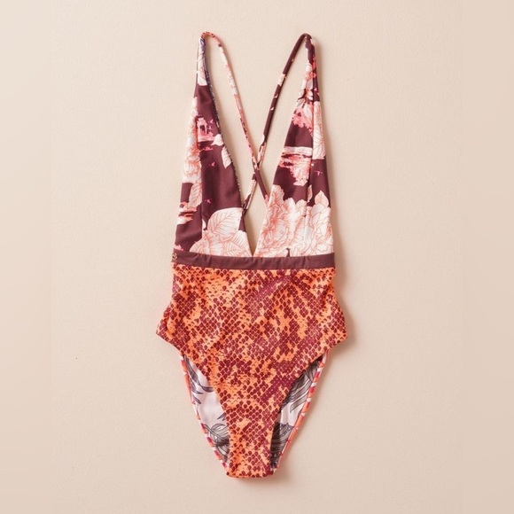 Maaji reversible one piece swimsuit coral floral beige patchwork print plunge - Picture 13 of 13